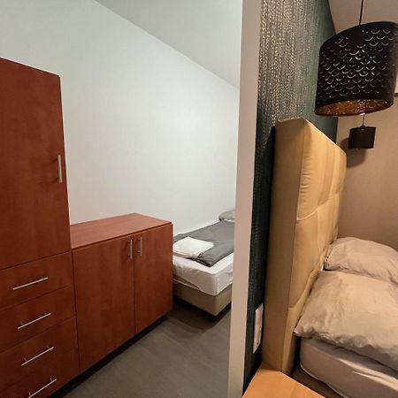 Y Apartman Balatonlelle Exterior foto